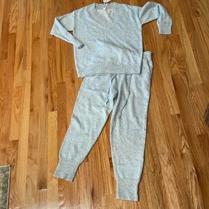 Lounge wear/errand wear, light blue w navy specs, size Med. Light sweater feel.